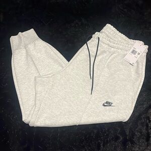 COPY - Nike Tech 1X Plus Size Women's Pants: Embrace Comfort and Style